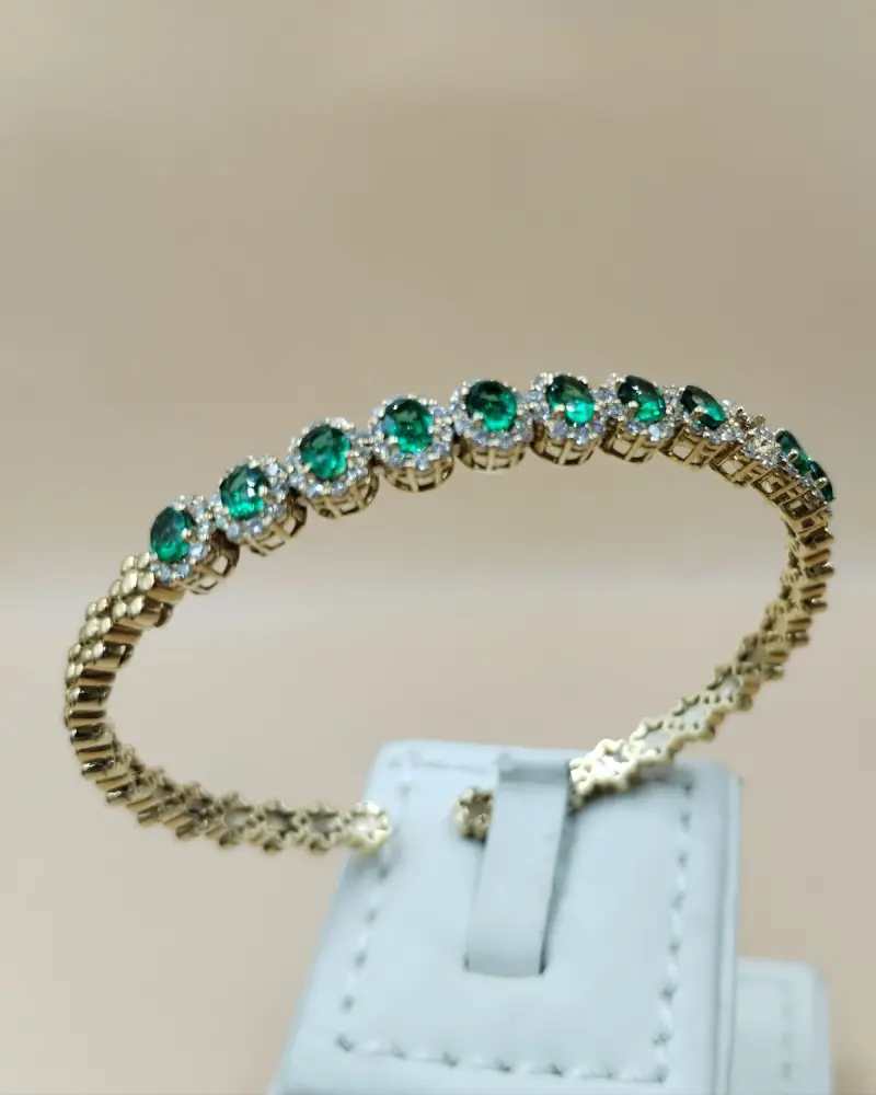 سواره مرصعه بالالماس والزمرد الطبيعي