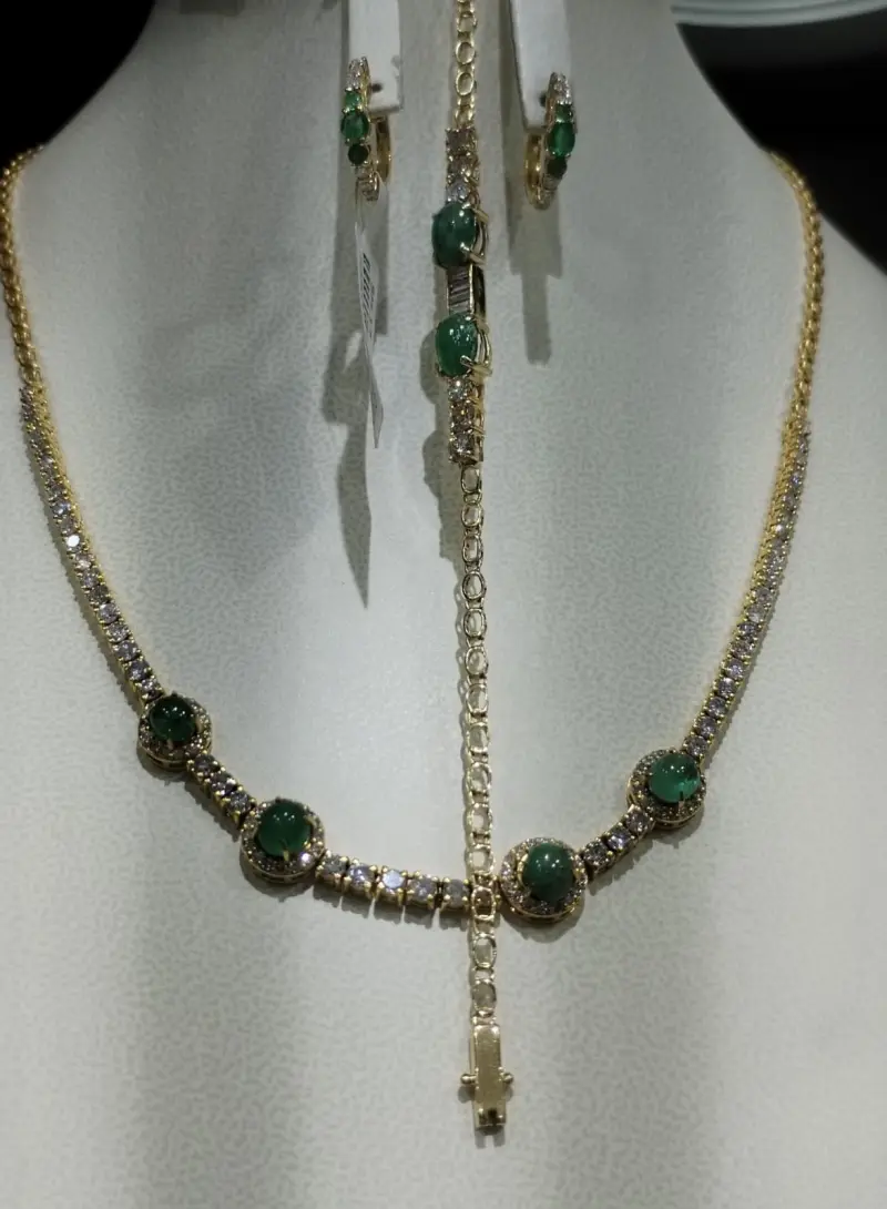 طقم الماس مع احجار الزمرد