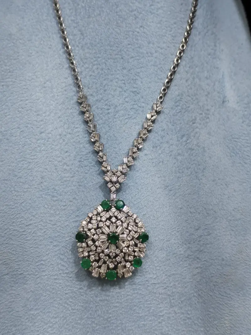 سبحه الماس نظيفه مع احجار الزمرد