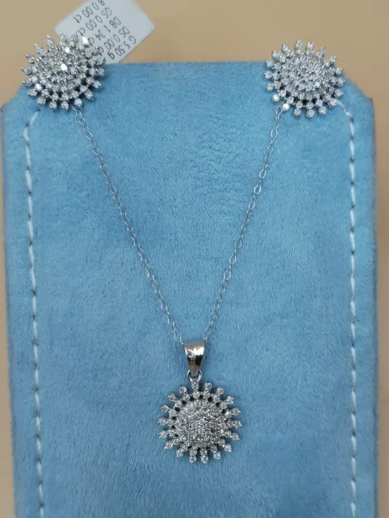 حلق وتعليقه الماس