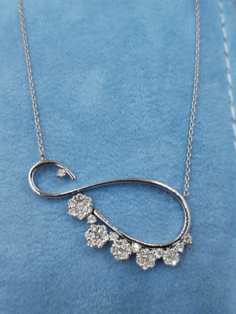 تعليقه الماس