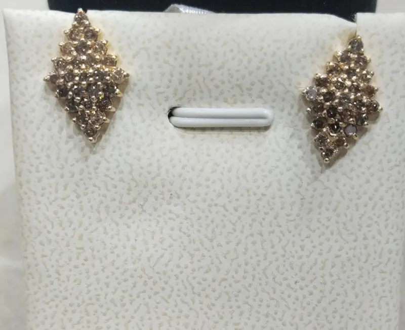 حلق الماس هاف وايت