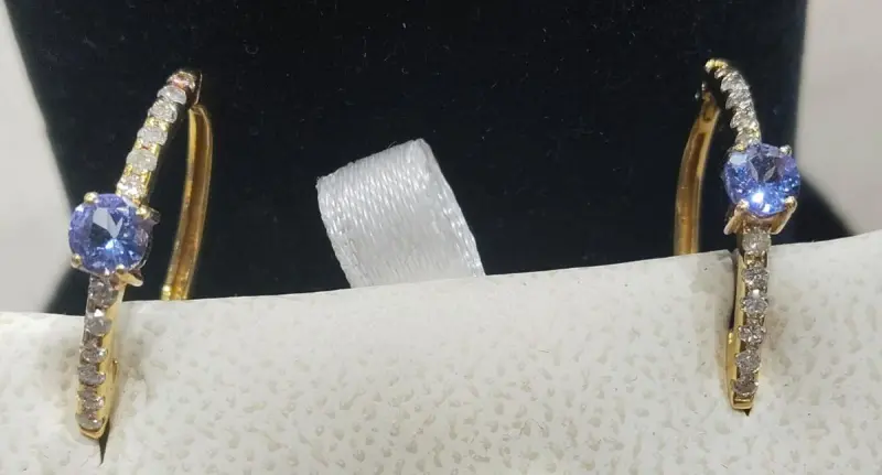 حلق الماس مع حجر تنزنايت