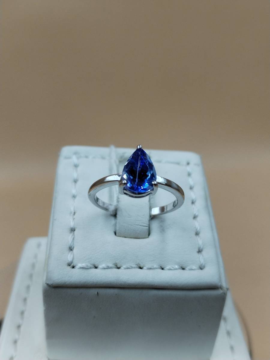 خاتم سلتير مع حجر التنزنايت